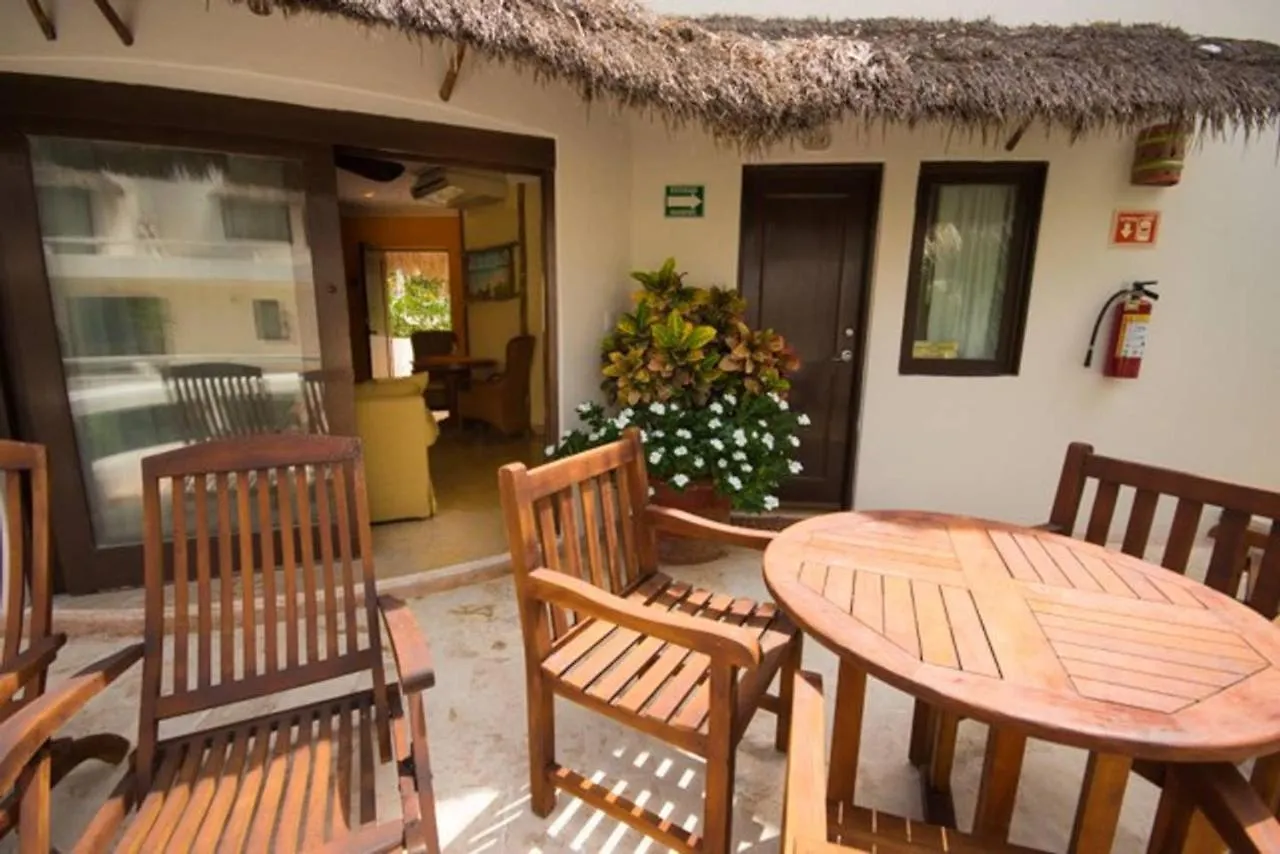 Blue Palms Suites, Pool Onsite, Steps To The Beach & 5Th Ave Playa del Carmen Meksyk
