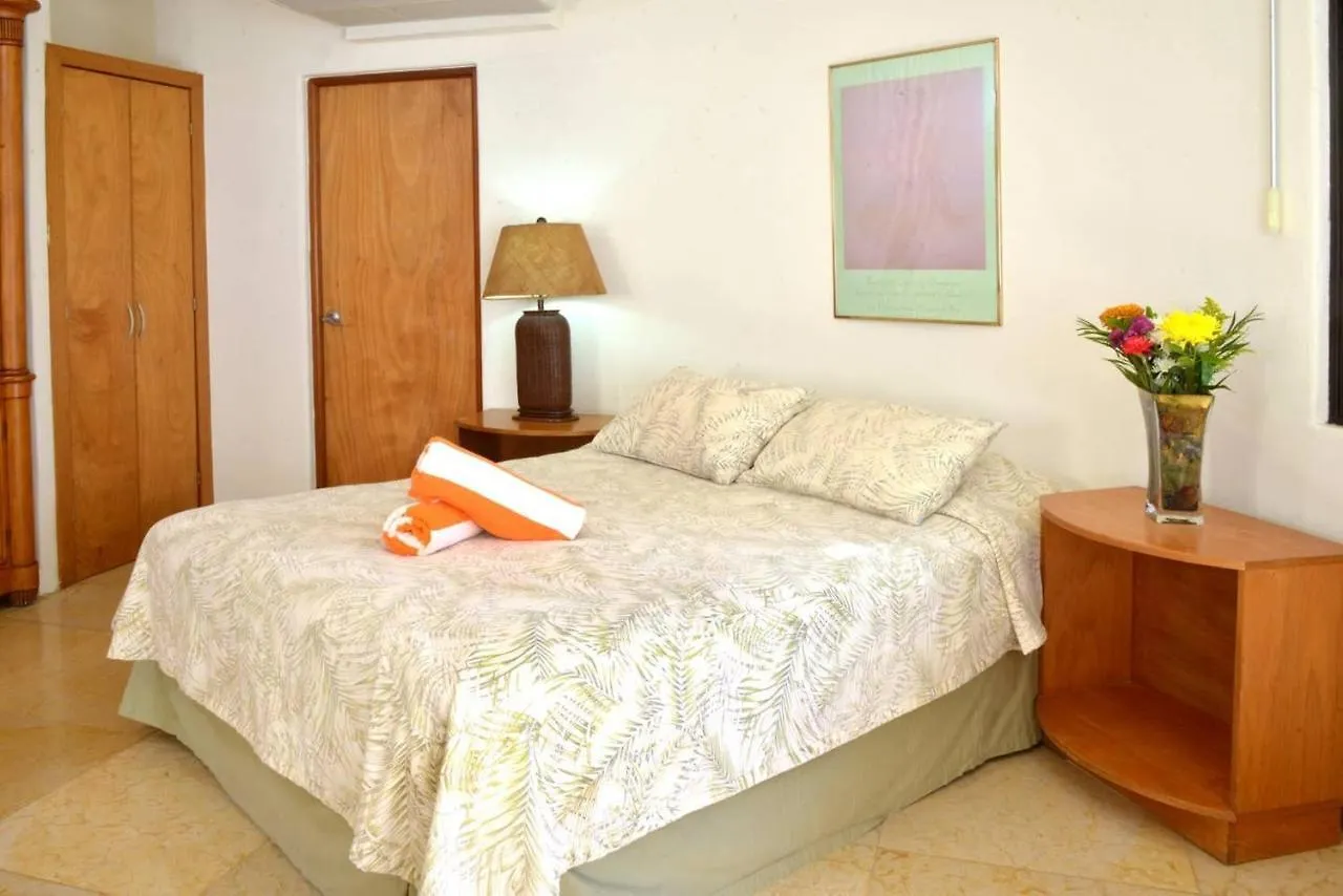 Blue Palms Suites, Pool Onsite, Steps To The Beach & 5Th Ave Playa del Carmen 0*,  Meksyk