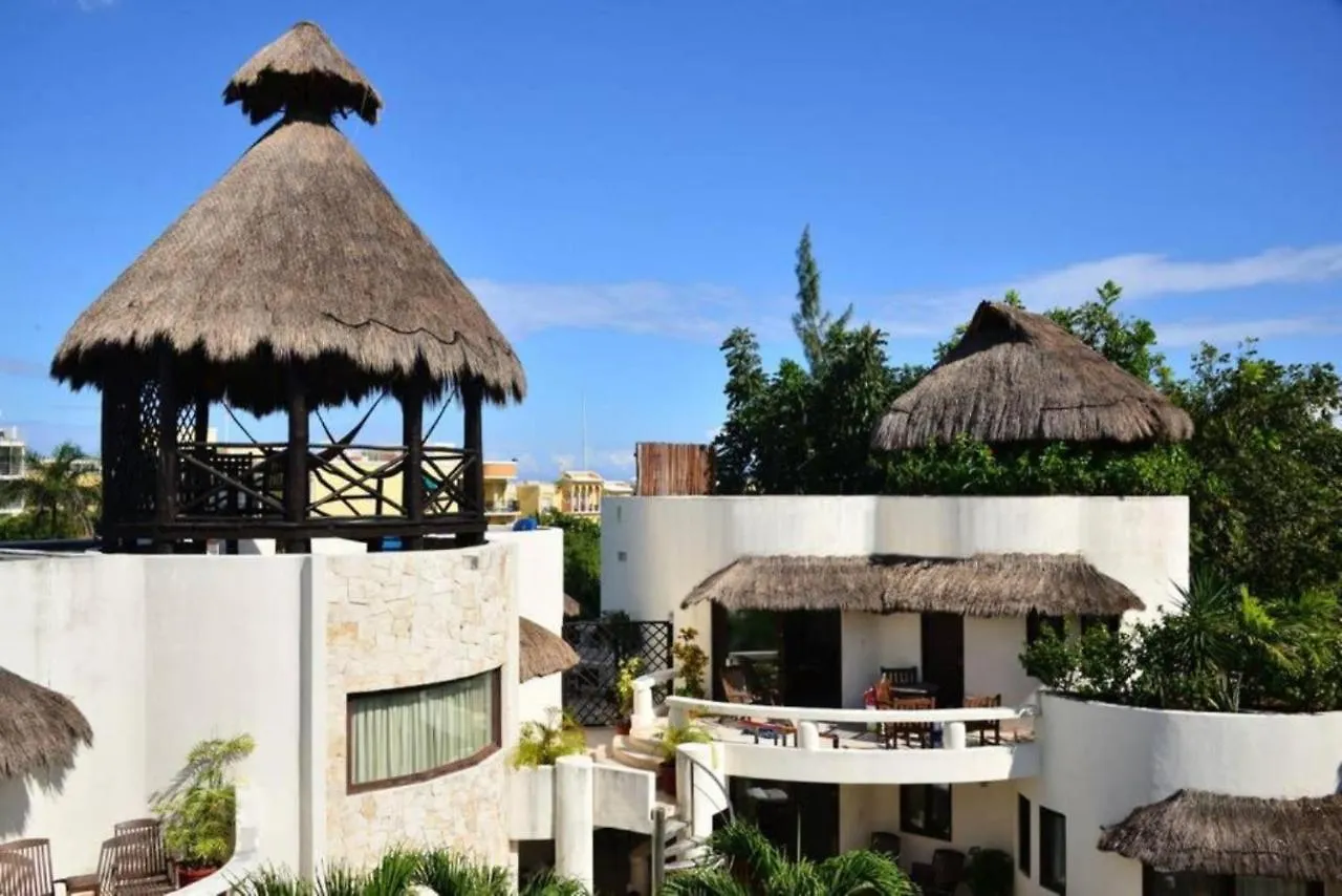 Blue Palms Suites, Pool Onsite, Steps To The Beach & 5Th Ave Playa del Carmen Apartment
